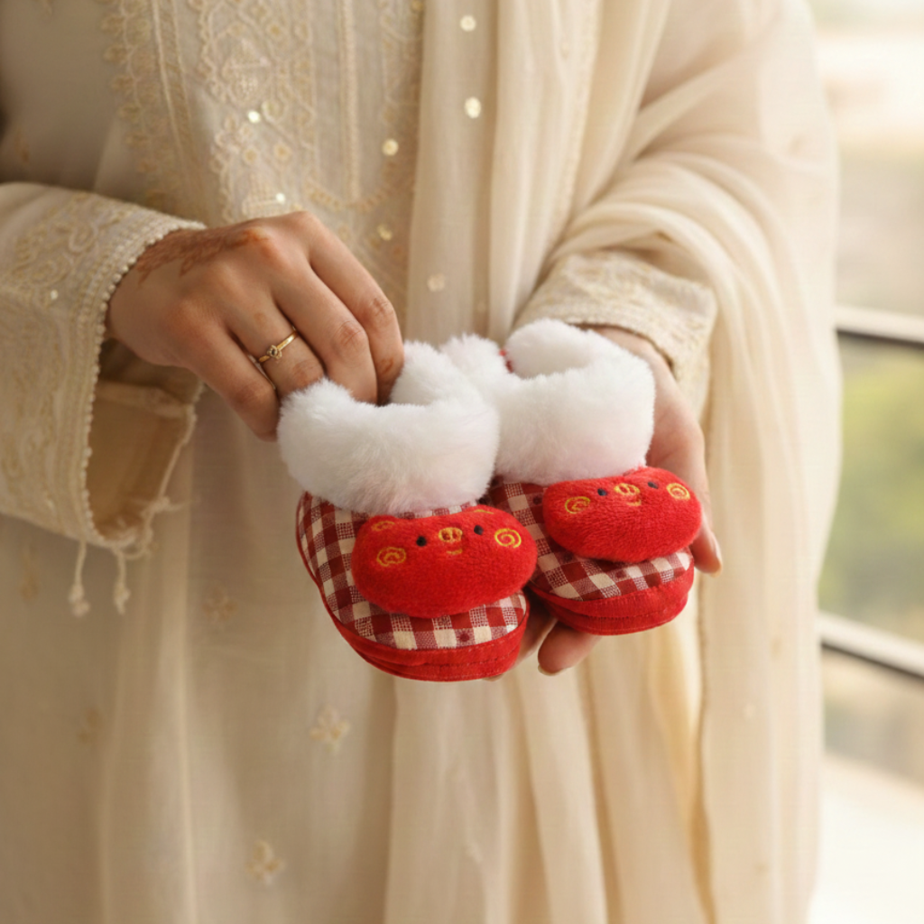 Premium Baby Winter Booties - Adorable 3D Bear Soft Bottom Newborn Infant Shoes (0-12 Months) - Anti-Slip Fleece-Lined Warm Slippers